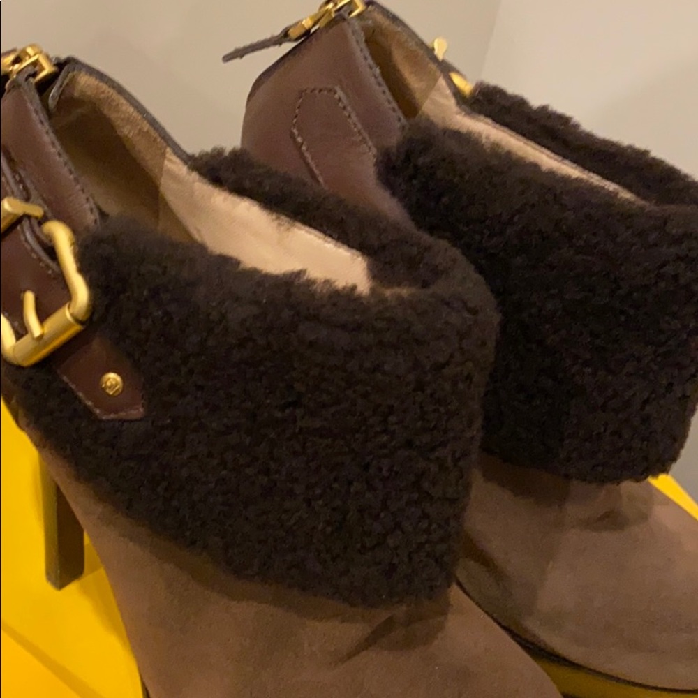Authentic Fendi Heals - Picture 2 of 10